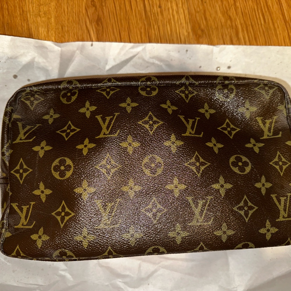 Louis Vuitton Monogram Trousse Toilette 28